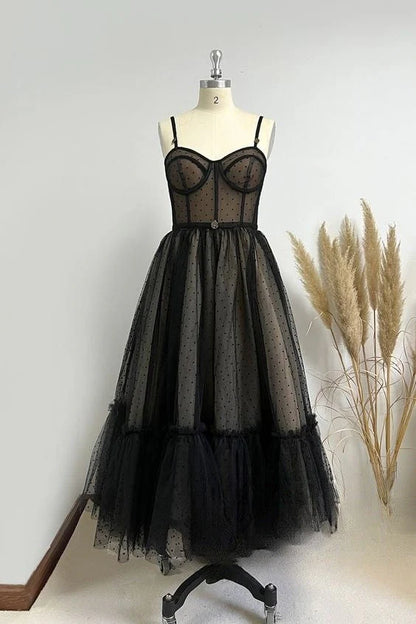 Vestidos de fiesta de bienvenida de línea A de tul con tirantes finos 