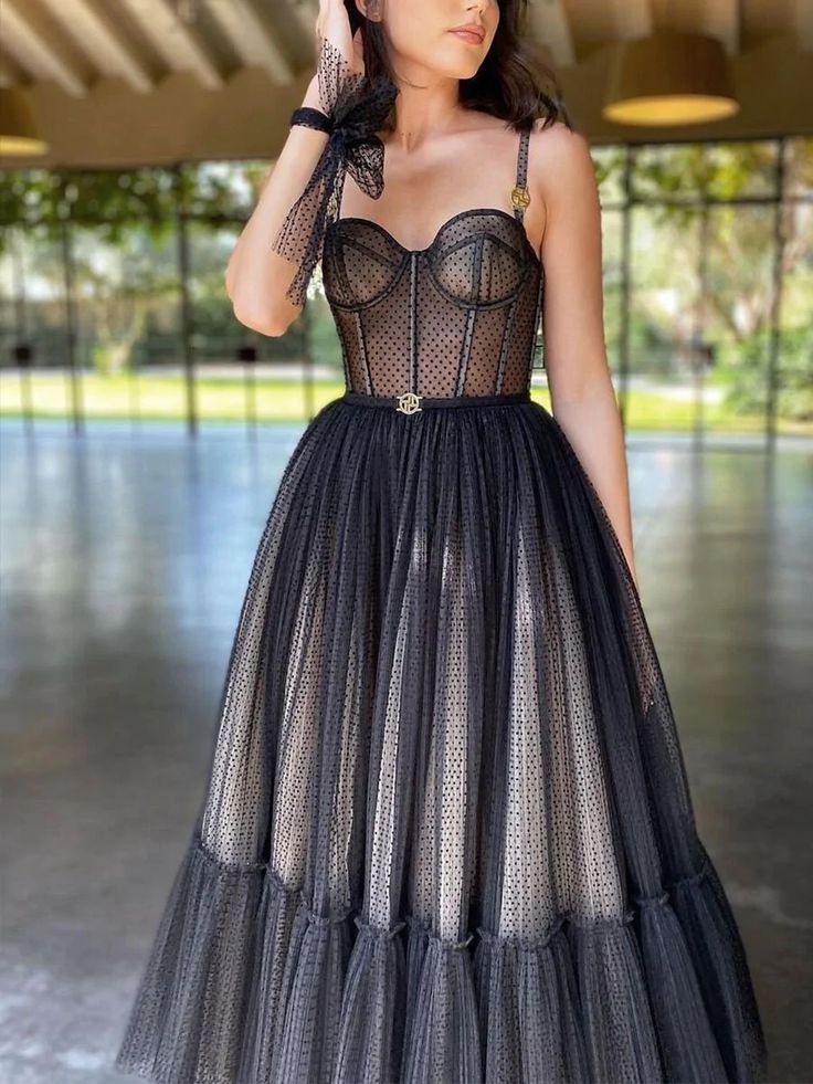 Vestidos de fiesta de bienvenida de línea A de tul con tirantes finos 