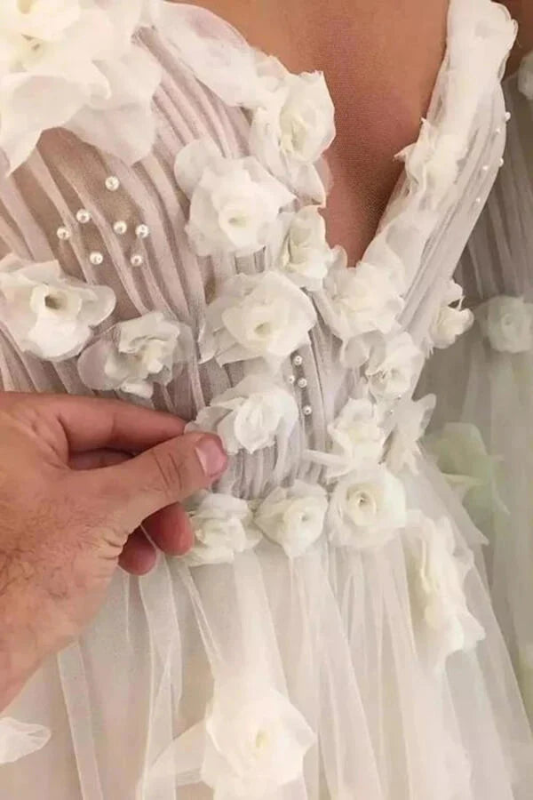 Vestidos de novia de tul con corte en A y cuentas florales 