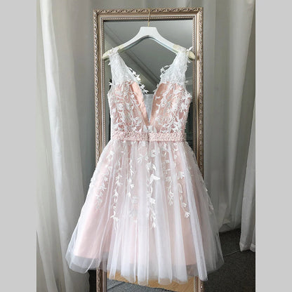 Nuevos vestidos de fiesta con escote en V, corte A, cortos/mini de tul con apliques 
