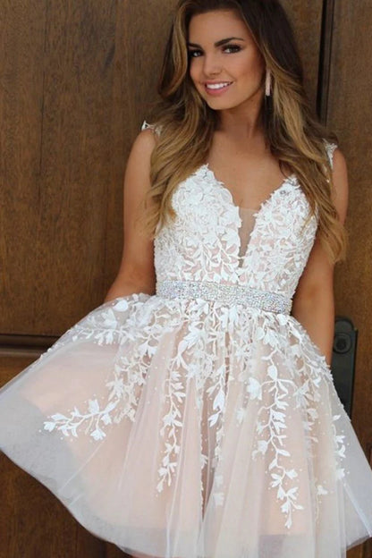 Nuevos vestidos de fiesta con escote en V, corte A, cortos/mini de tul con apliques 