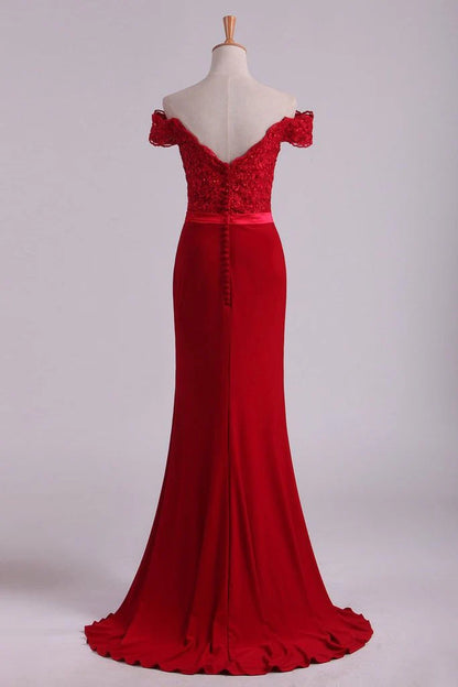 Vestidos de fiesta con hombros descubiertos, licra, burdeos/granate, cola larga con apliques 