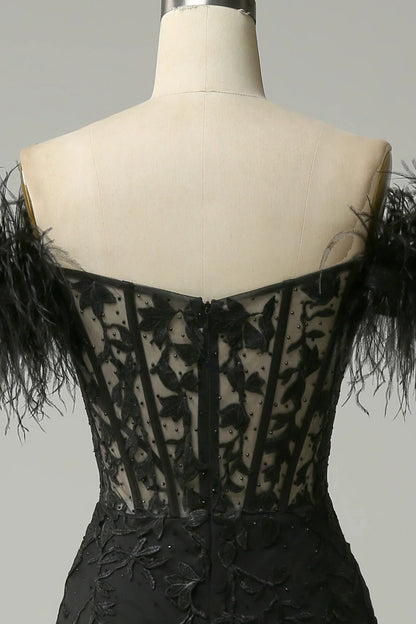 Vestidos de noche largos con apliques de encaje y plumas de sirena con hombros descubiertos 