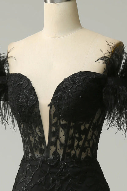 Vestidos de noche largos con apliques de encaje y plumas de sirena con hombros descubiertos 