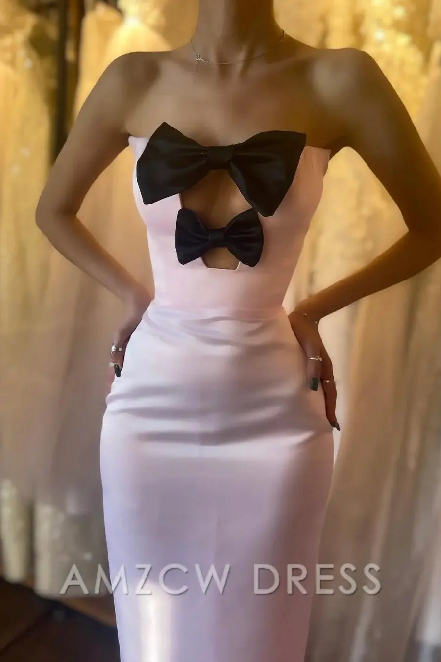 Vestido largo formal de fiesta Amzcw de satén plisado con lazos y sin tirantes en color rosa