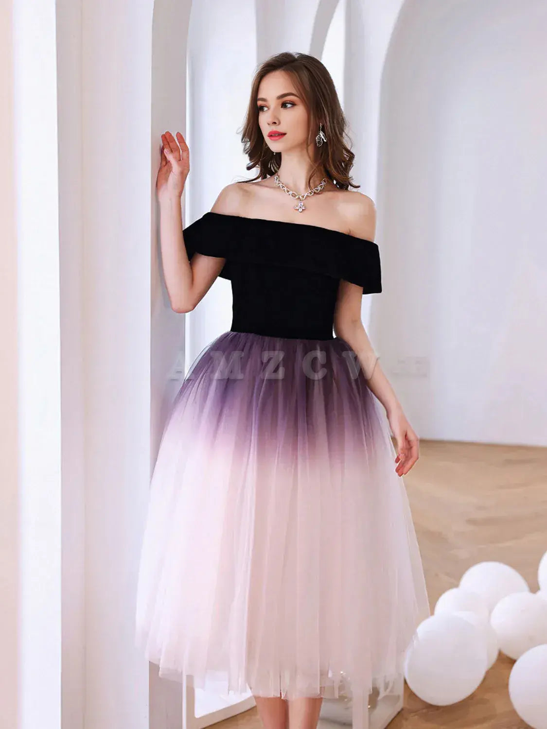 Vestido de fiesta corto de tul con hombros descubiertos en color morado de Amzcw. Vestido de fiesta de tul para el regreso a casa. Vestido de fiesta en tienda. 
