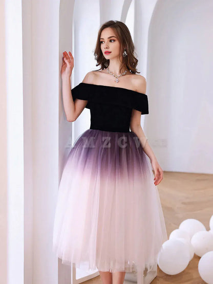 Vestido de fiesta corto de tul con hombros descubiertos en color morado de Amzcw. Vestido de fiesta de tul para el regreso a casa. Vestido de fiesta en tienda. 