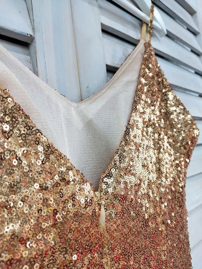 Vestidos de fiesta de sirena con tirantes finos, abertura lateral y espalda descubierta. 