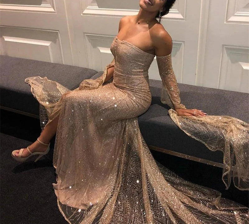 Vestidos de noche sexys de manga larga con lentejuelas doradas divididas y hombros descubiertos para fiesta de graduación 