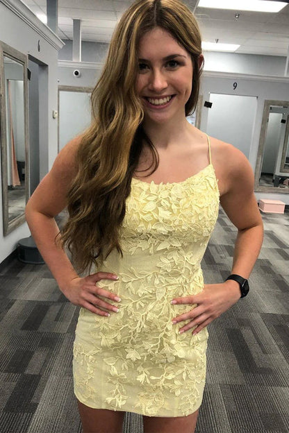 Vestidos de fiesta con tirantes finos, apliques de encaje y largo superior