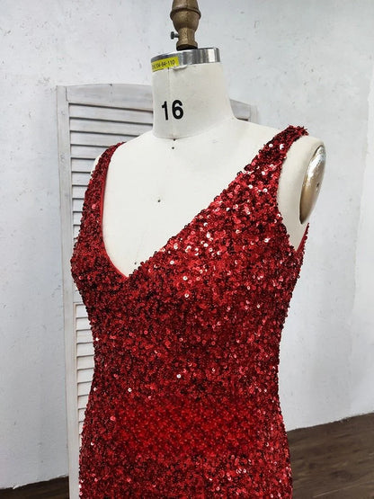 Vestido de fiesta largo estilo sirena con escote en V, lentejuelas y aberturas laterales 