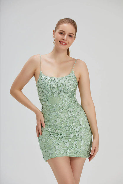 Vestidos de fiesta con tirantes finos, apliques de encaje y largo superior