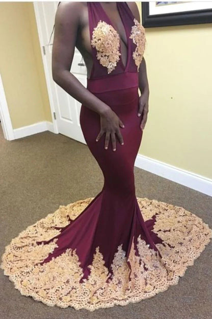 Vestidos de fiesta de sirena con cola larga y escote halter de spandex con apliques 