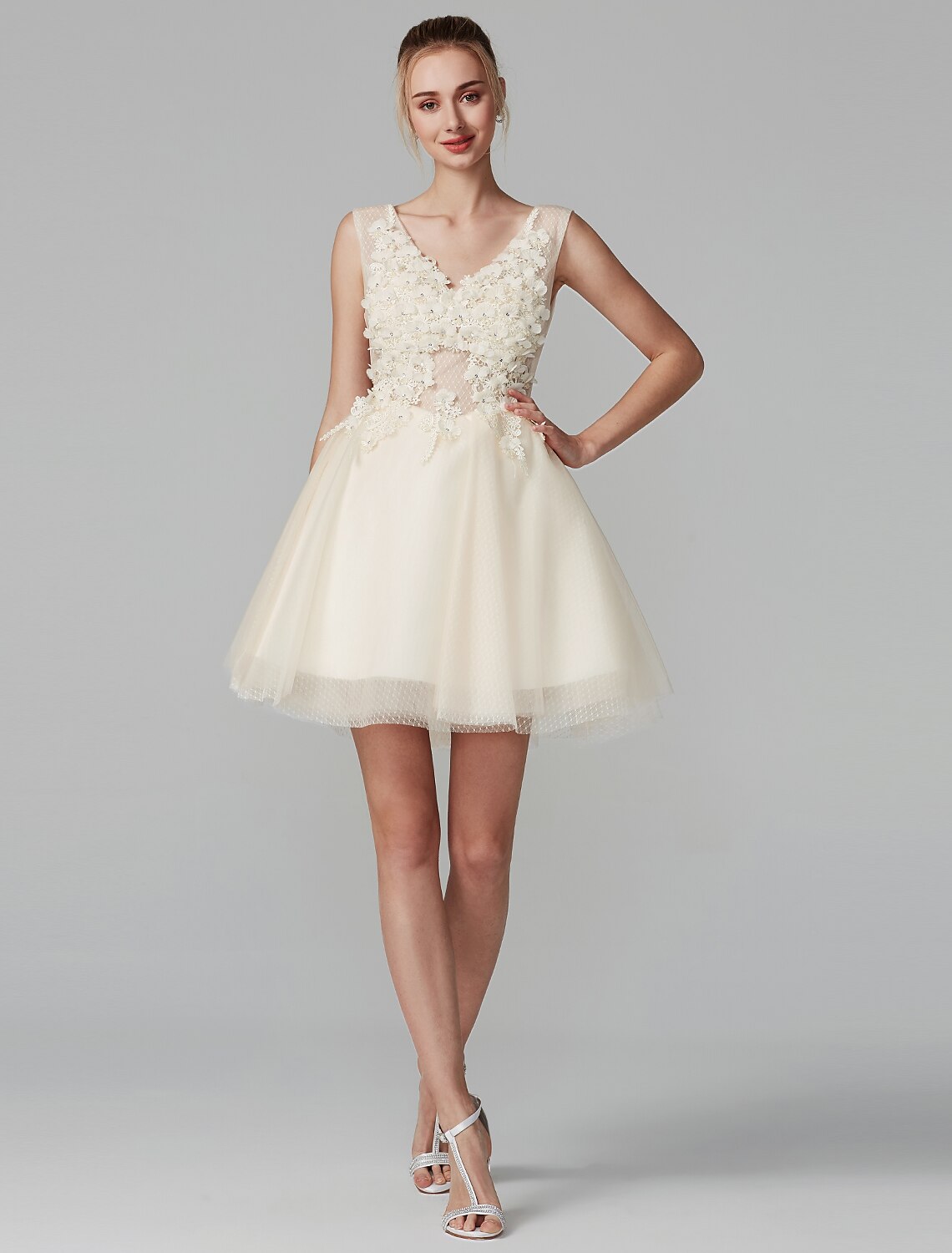 Flowing tulle skirt of the A-line party dress.