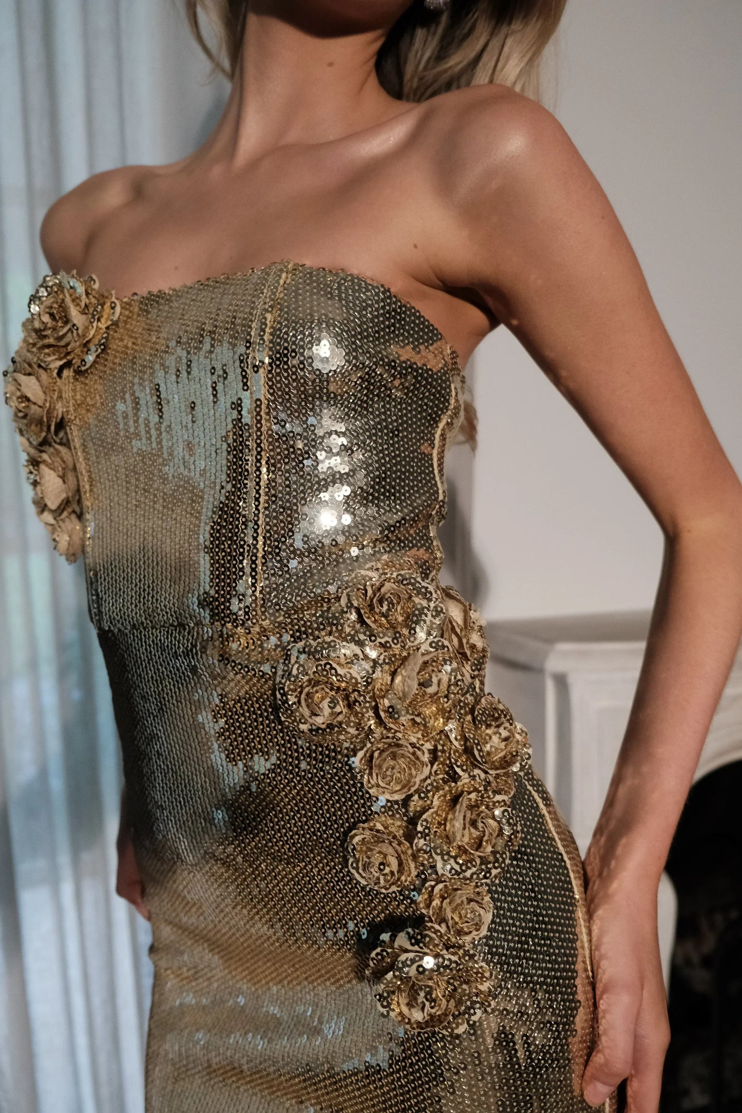 Strapless Sequin 3D Floral Applique Back Slit Midi Prom Dresses (Gold)