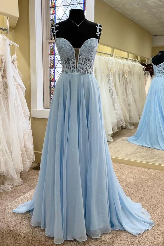 Vestidos de fiesta de tul con escote en forma de corazón, corte en A, cola larga y abertura 