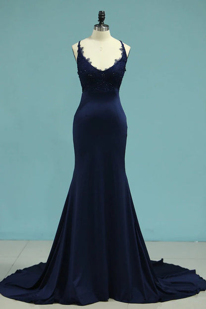 Vestidos de fiesta de sirena sin mangas con tirantes finos, cola larga y apliques de licra 