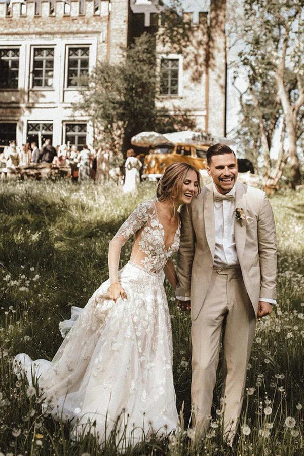 Vestido de novia con escote en V, corte A, mangas largas y espalda abierta 