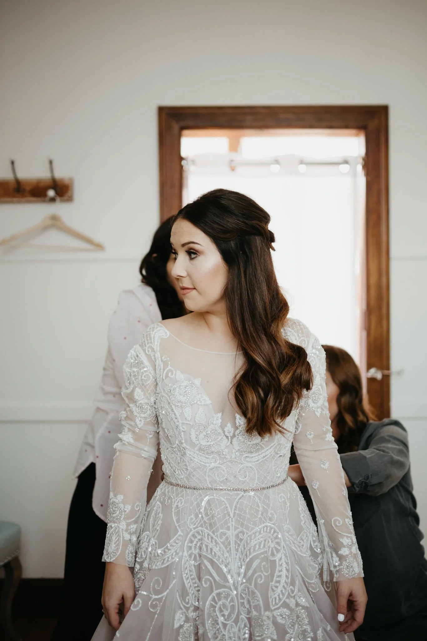 Vestidos de novia Línea A Escote redondo Mangas largas Tul con apliques Cremallera 