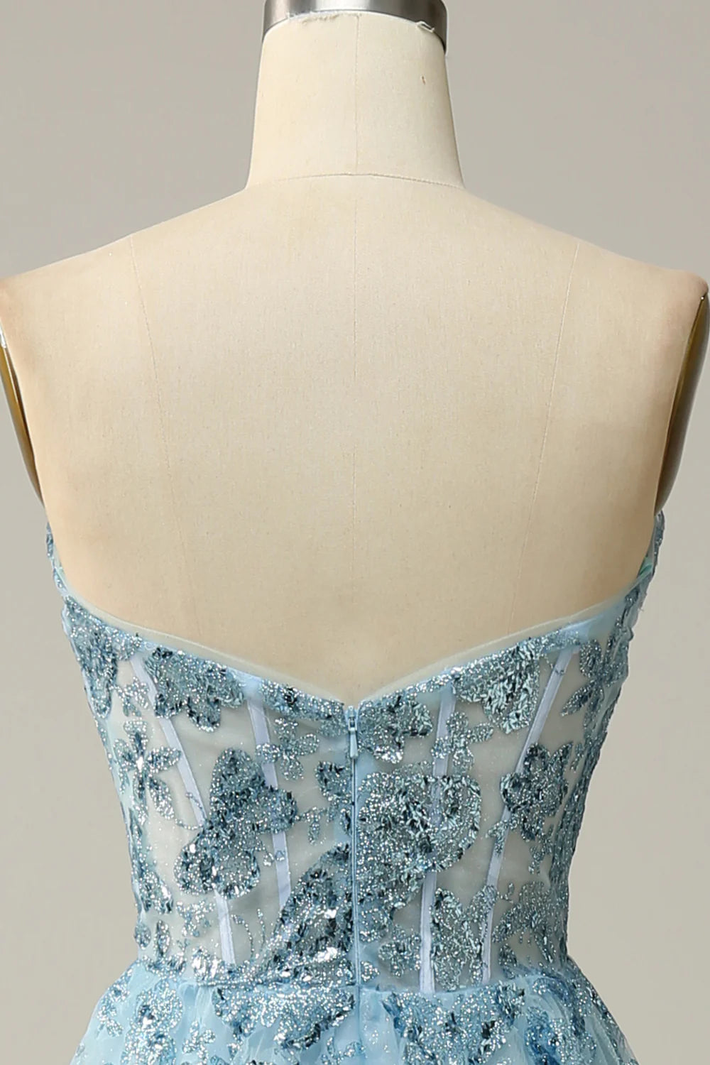 Vestido de fiesta azul cielo con lentejuelas y escote en forma de corazón y corte en A 