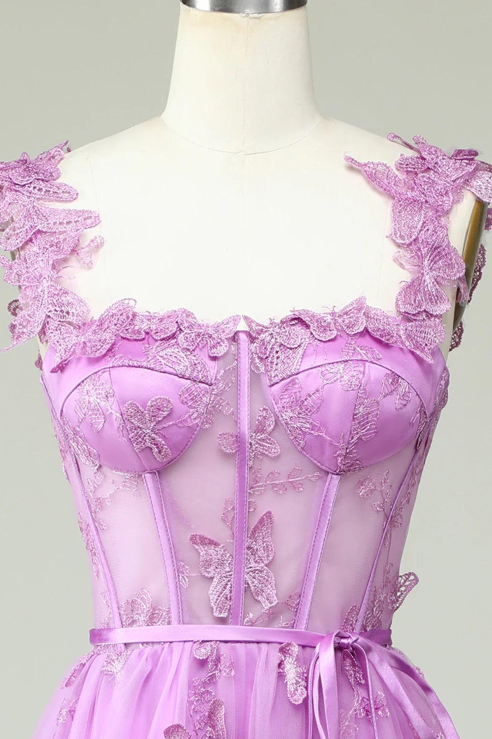 Vestido de fiesta morado con apliques de mariposas y corte en A de Amzcw 