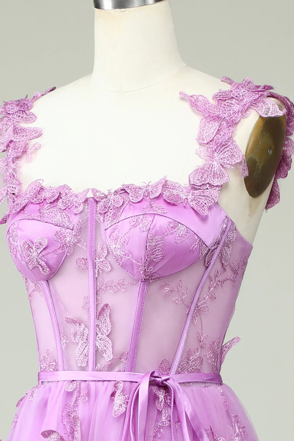 Vestido de fiesta morado con apliques de mariposas y corte en A de Amzcw 