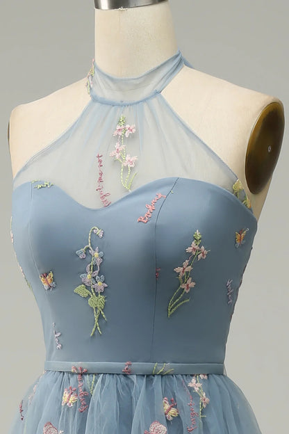 Vestido de fiesta de tul con cuello halter y bordado en forma de A 