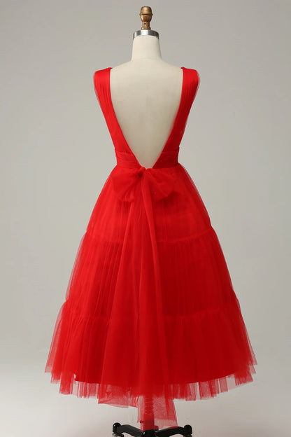 Vestido de fiesta rojo midi con escote en V profundo y espalda abierta