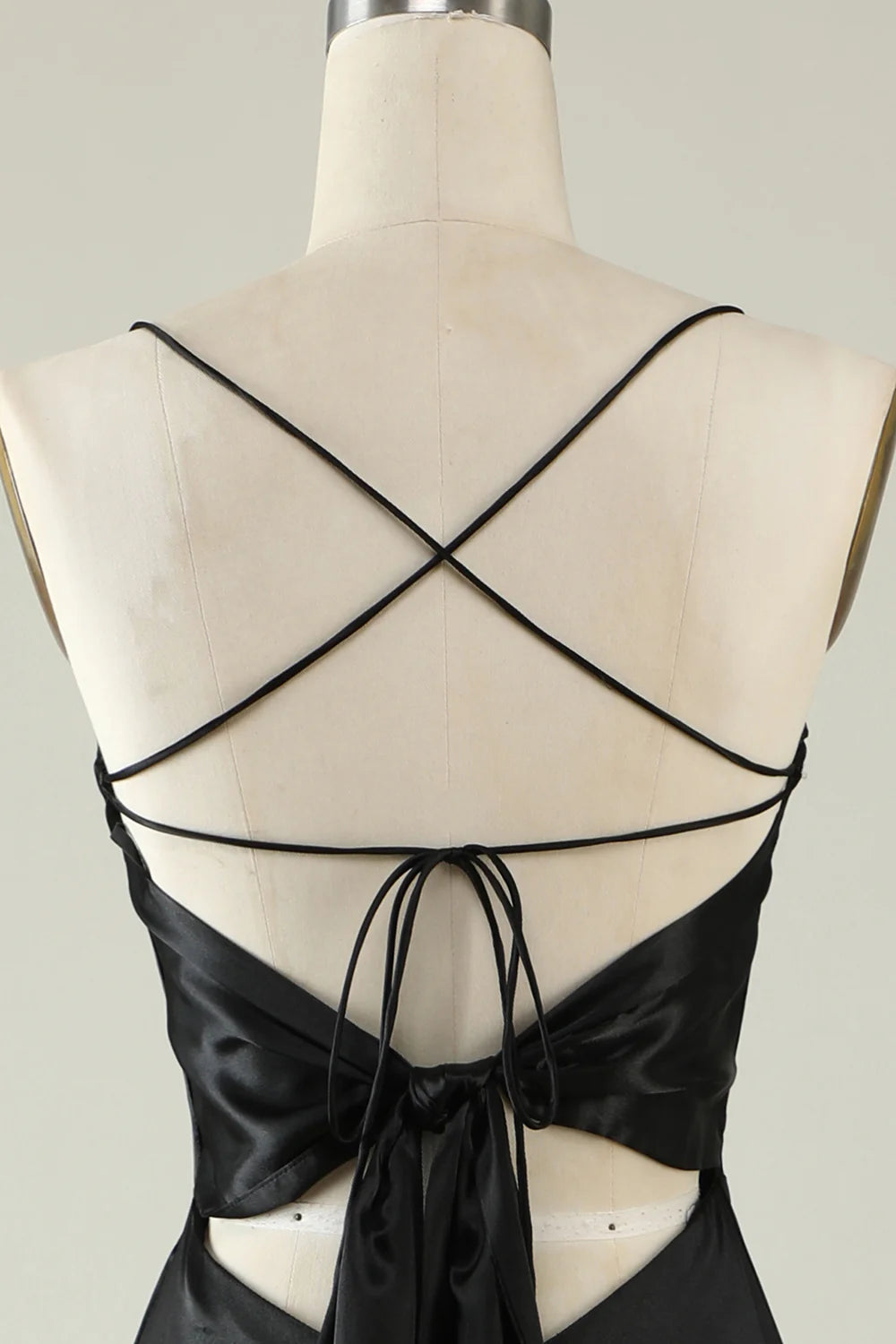 Vestido de fiesta de satén negro con tirantes finos y flecos de Amzcw 