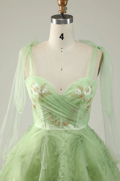 Vestido de fiesta corto verde de corte A con escote en forma de corazón y apliques de lentejuelas de Amzcw 