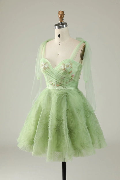 Vestido de fiesta corto verde de corte A con escote en forma de corazón y apliques de lentejuelas de Amzcw 