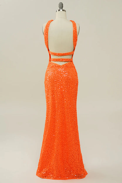 Vestido de fiesta de sirena con espalda descubierta, lentejuelas y cuello halter en color naranja