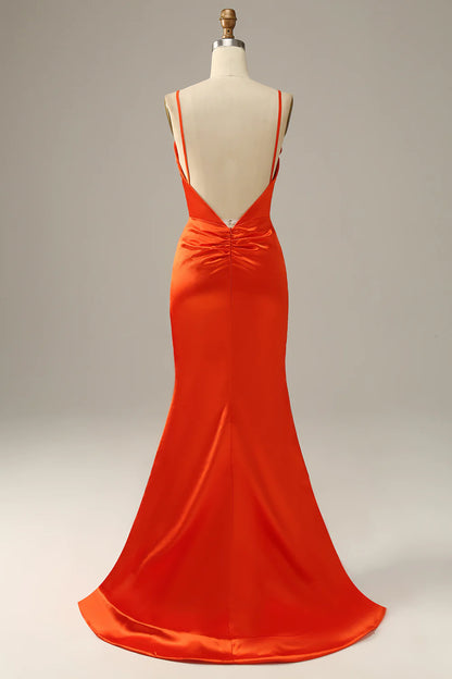 Vestido de fiesta de sirena con tirantes finos en color naranja 
