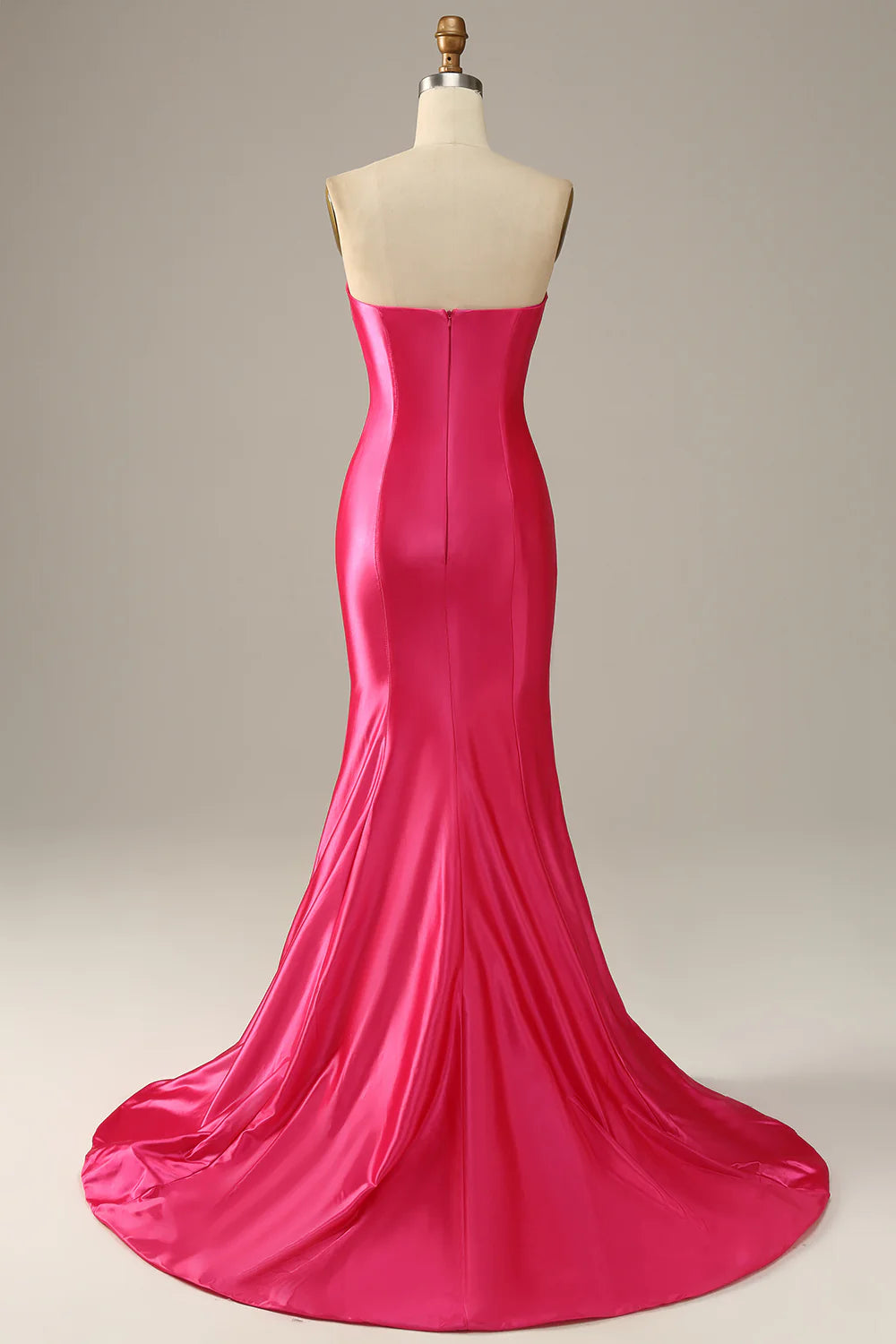 Vestido de fiesta de sirena con escote corazón en color fucsia 