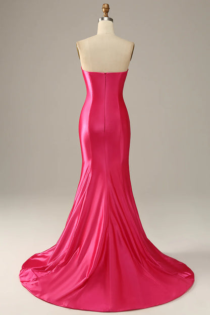 Vestido de fiesta de sirena con escote corazón en color fucsia 