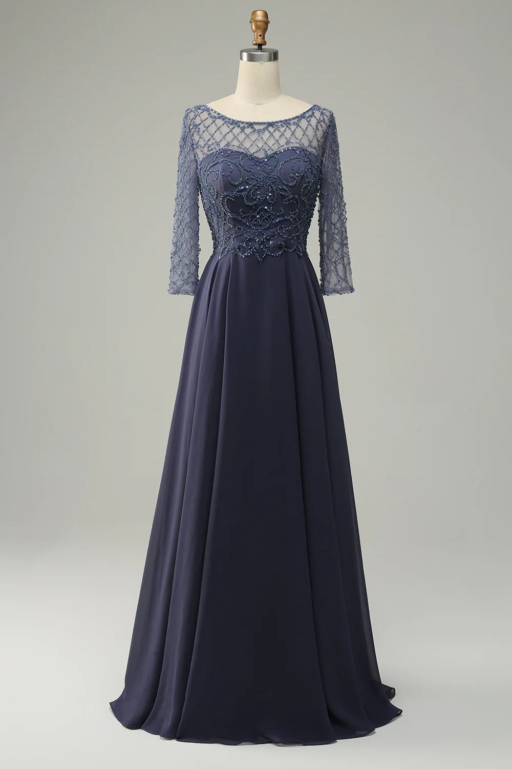 Vestido de madre de la novia con mangas largas y cuentas 