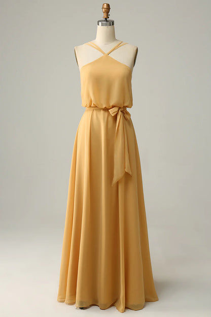 Vestido de dama de honor largo amarillo con cuello halter y lazo de Amzcw 