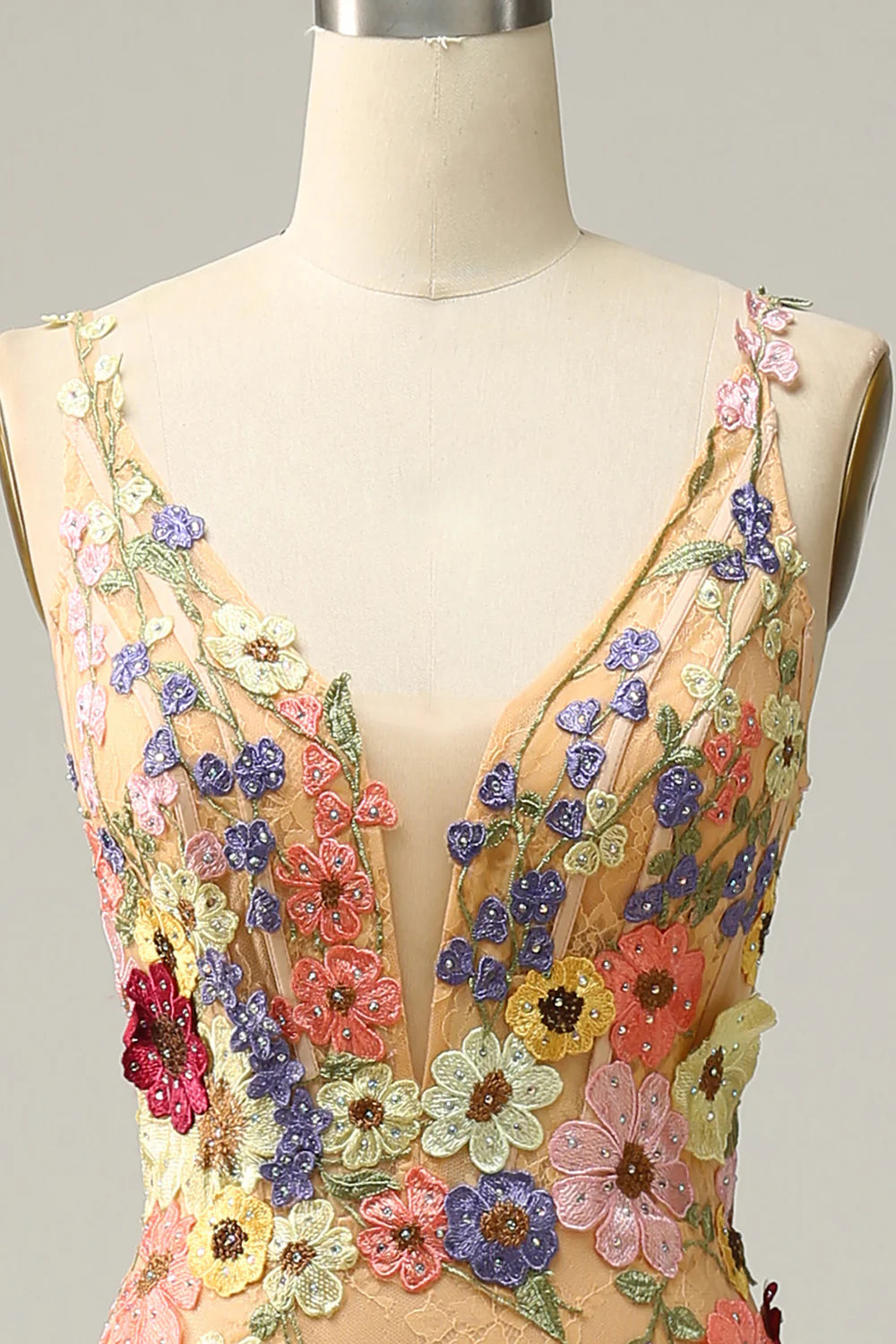 Vestido de fiesta largo color champán con escote en V profundo y apliques de sirena de Amzcw 