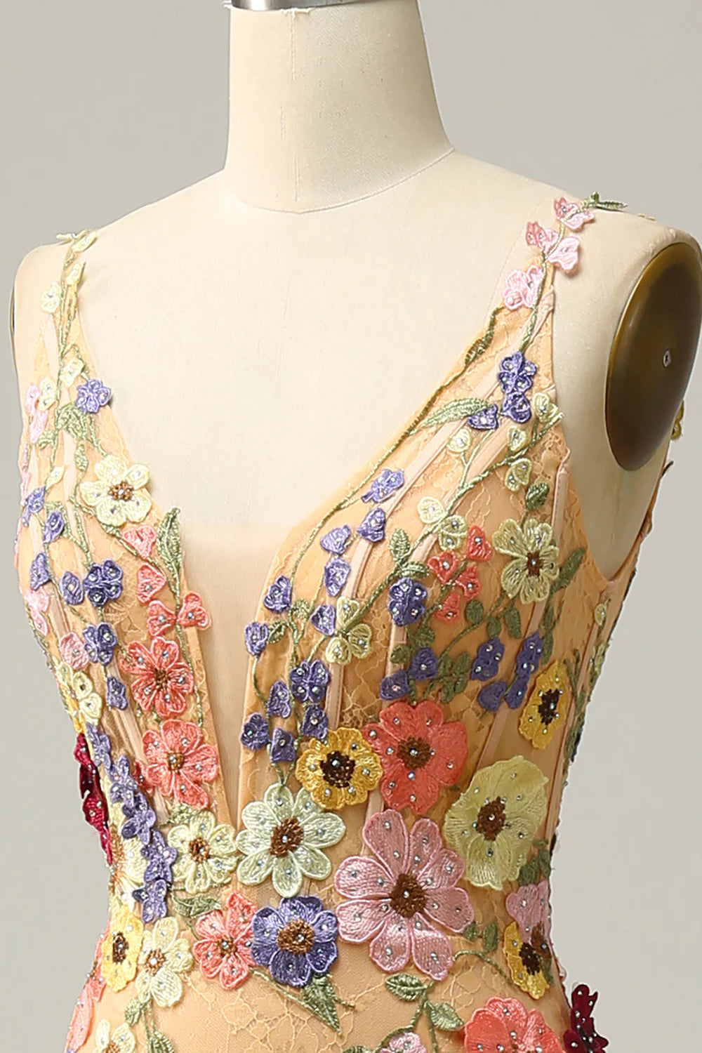 Vestido de fiesta largo color champán con escote en V profundo y apliques de sirena de Amzcw 