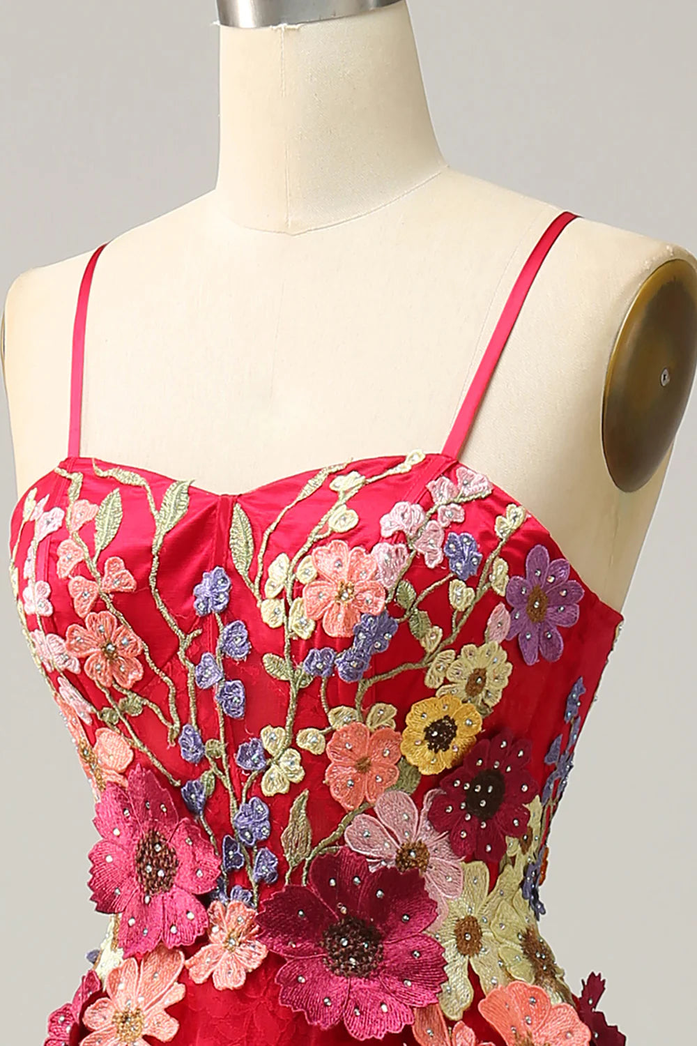 Vestido de fiesta largo burdeos con tirantes finos, corte A y apliques de Amzcw 