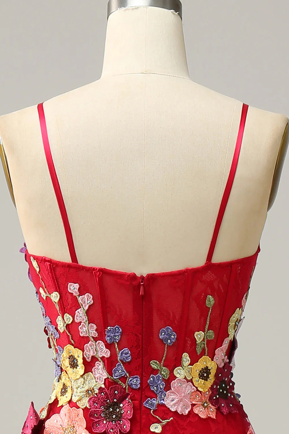 Vestido de fiesta largo burdeos con tirantes finos, corte A y apliques de Amzcw 