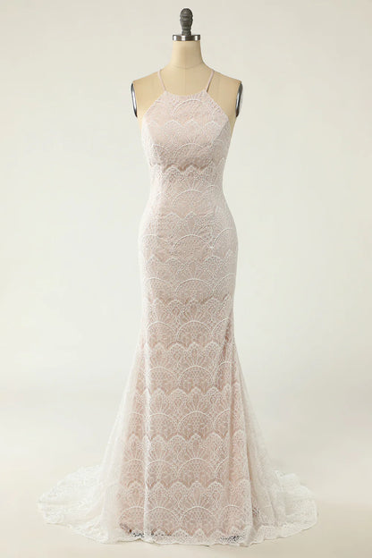 Vestido de novia de encaje blanco con escote halter y cola larga 