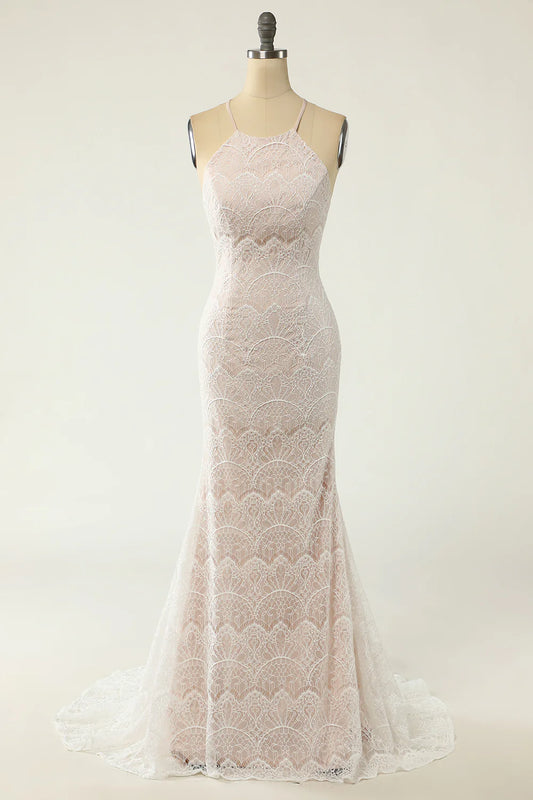 Vestido de novia de encaje blanco con escote halter y cola larga 