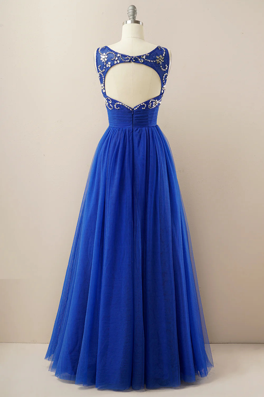 Vestido de fiesta de tul burdeos 