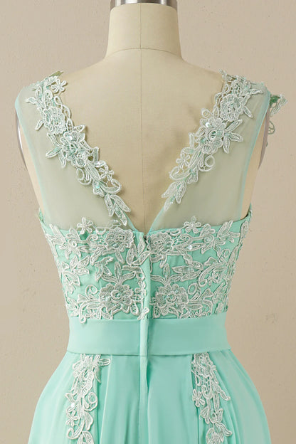 Vestido de fiesta de gasa con cuentas y escote barco 