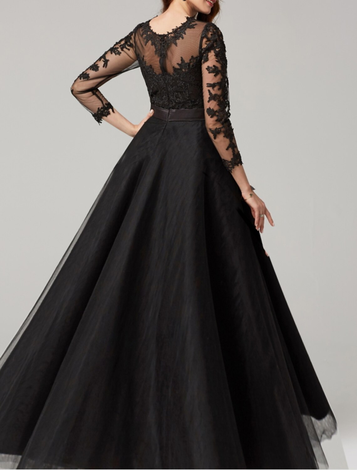 Vestido de fiesta elegante negro para quinceañera, vestido de fiesta, escote ilusión, manga 3/4, largo hasta el suelo, encaje con inserto de encaje.