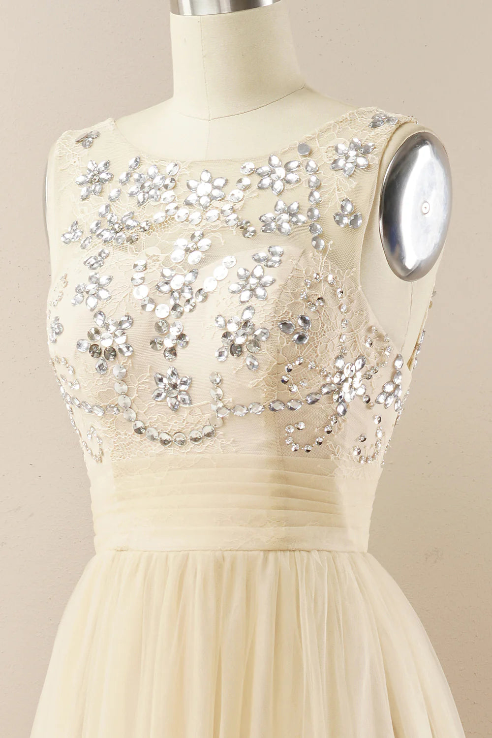 Vestido de fiesta de tul burdeos 