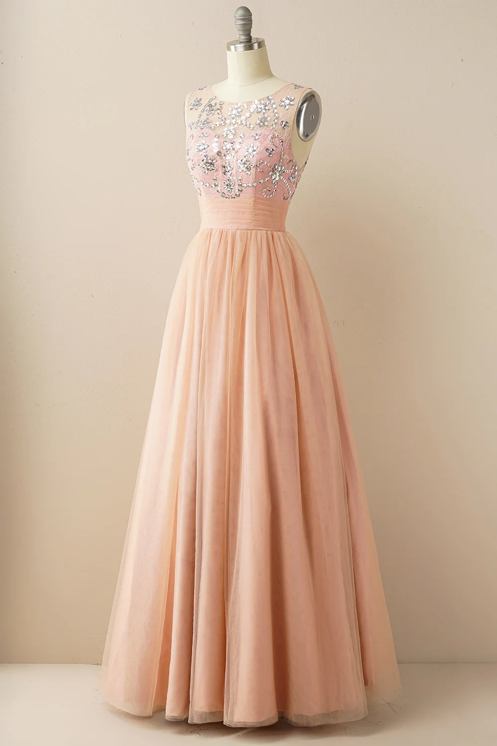 Vestido de fiesta de tul burdeos 