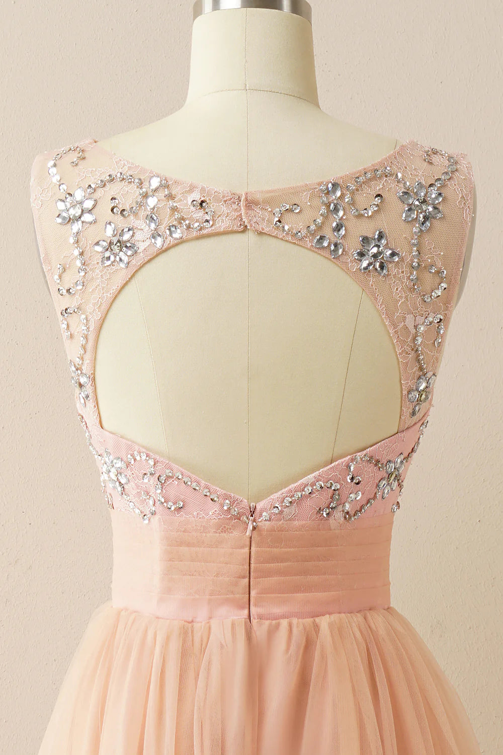 Vestido de fiesta de tul burdeos 