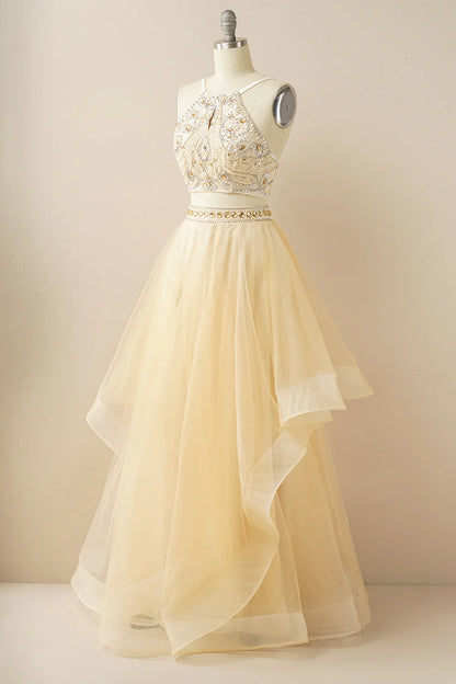 Vestido de fiesta de dos piezas con cuello halter y cuentas 